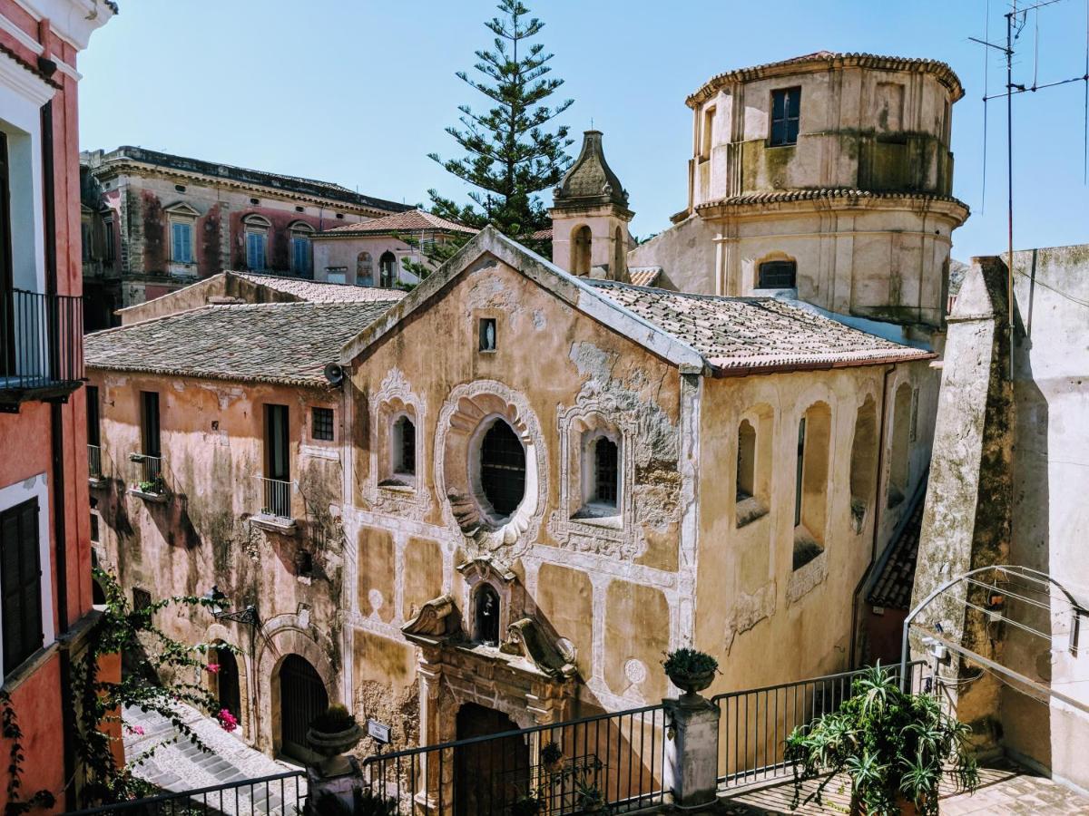 Casa Di Chiara Hostel Crotone Exterior photo