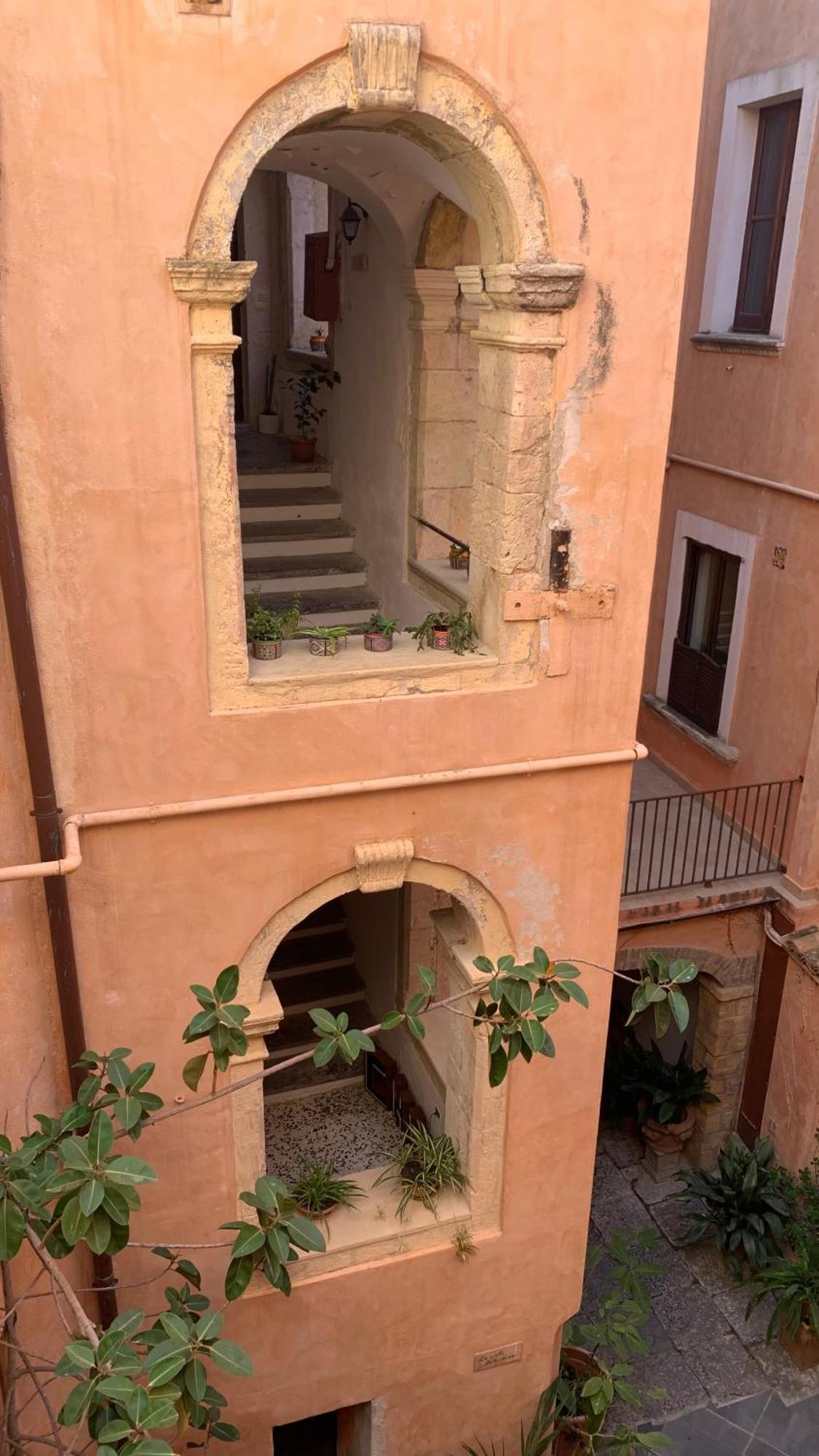 Casa Di Chiara Hostel Crotone Exterior photo
