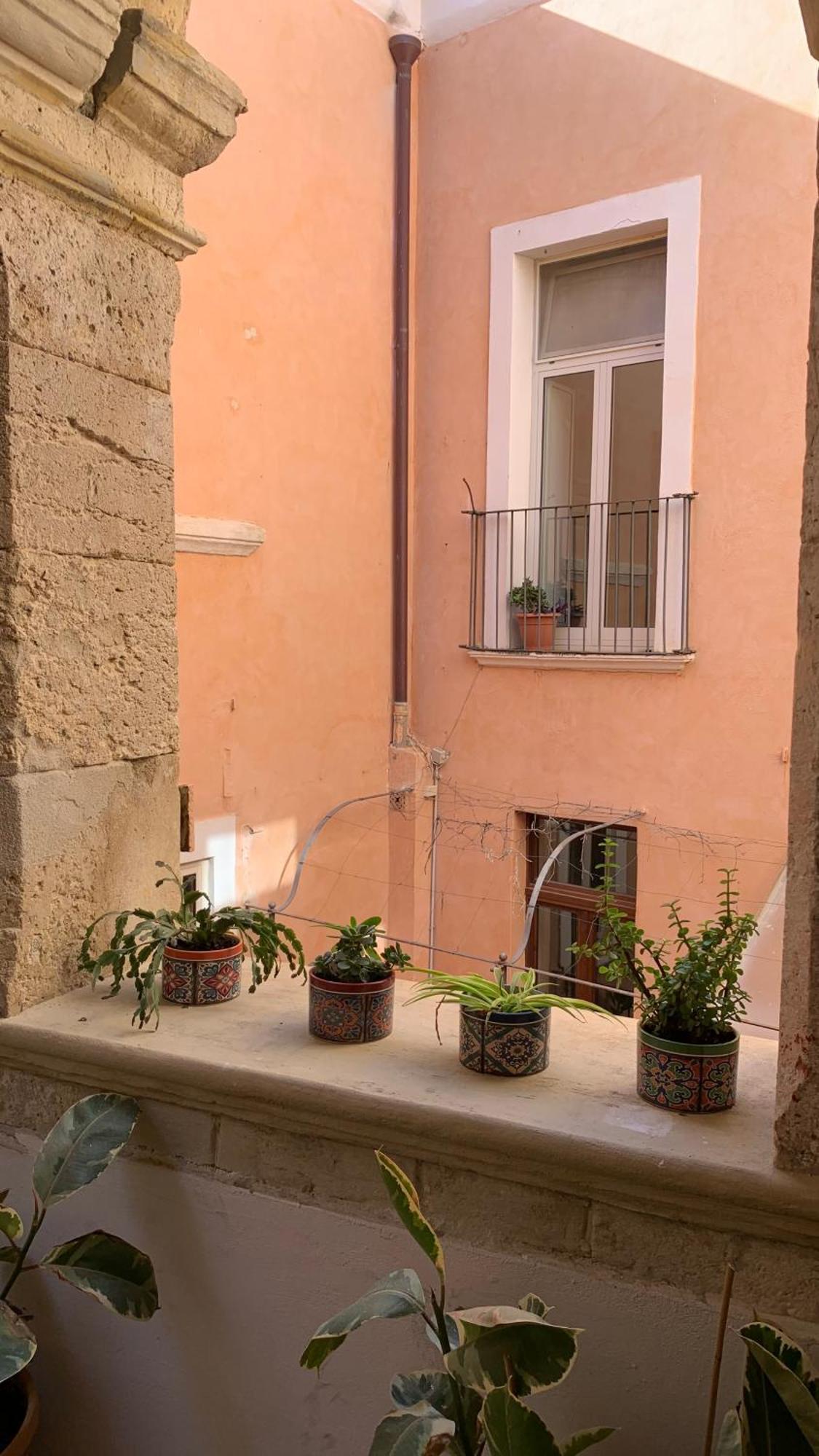 Casa Di Chiara Hostel Crotone Exterior photo