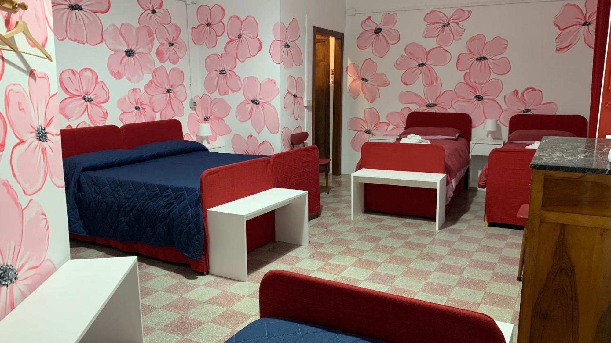 Casa Di Chiara Hostel Crotone Exterior photo